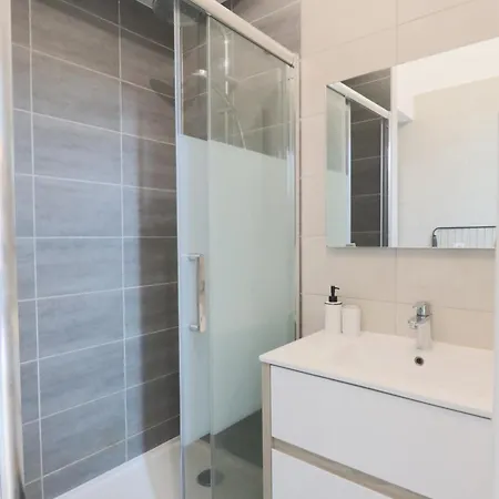 70m2 - 2 - Terrasse - Parking Gratuit דירה *