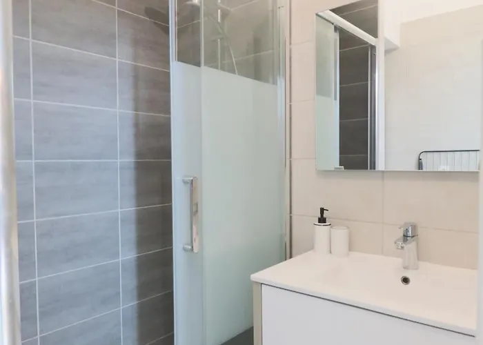 70m2 - 2 - Terrasse - Parking Gratuit Apartmán *